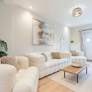  Holiday home Stunning Montpellier Retreat United Kingdom